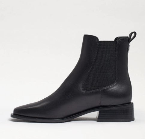 Black leather Thelma Chelsea Boot.