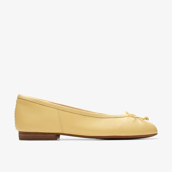 Clarks Fawna Lily Yellow Pumps - Best Price and Deals!