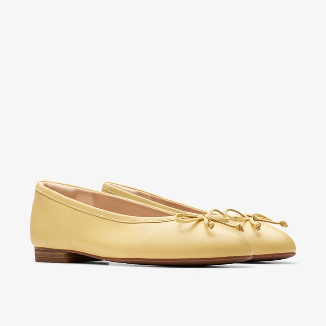 Clarks Fawna Lily Yellow Pumps - Best Price and Deals!