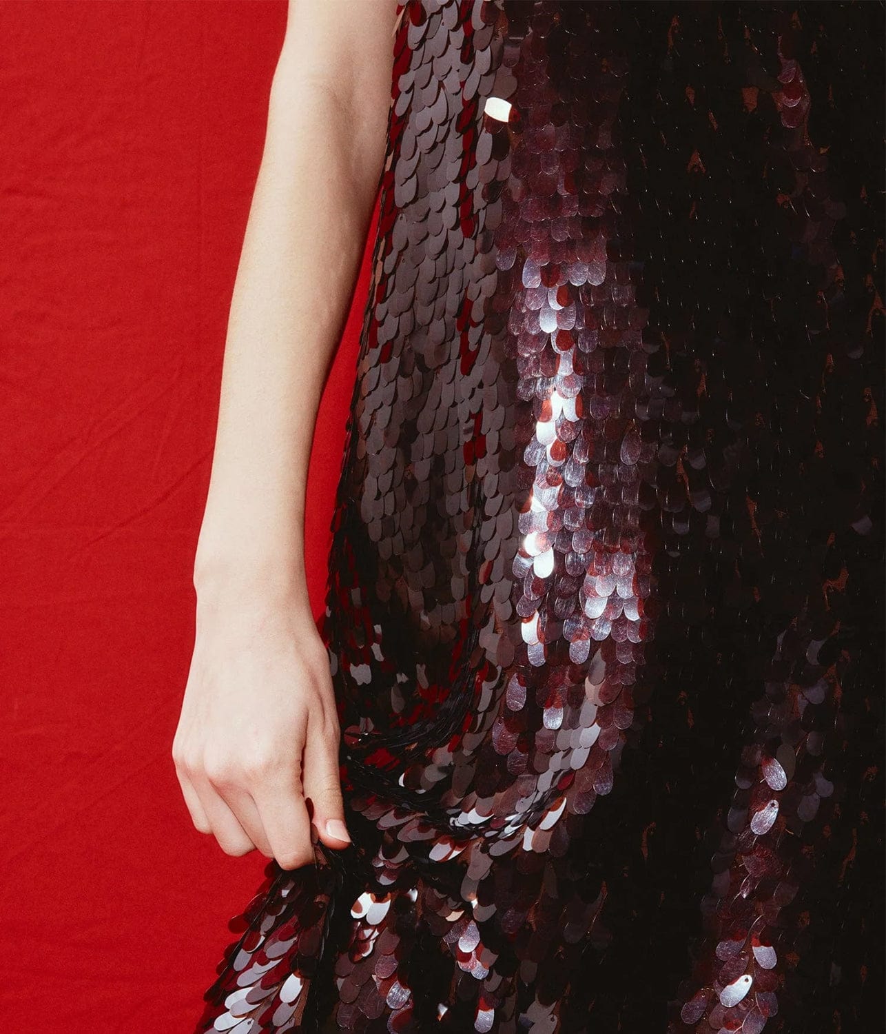 GENIE SEQUIN DRESS - BURGUNDY