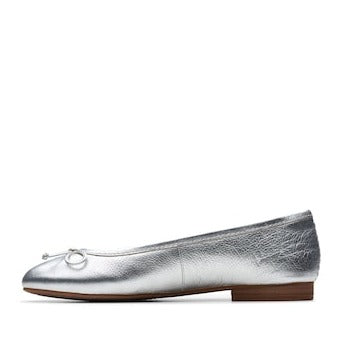 Presale: Clarks Fawna Lily Metallic Pumps