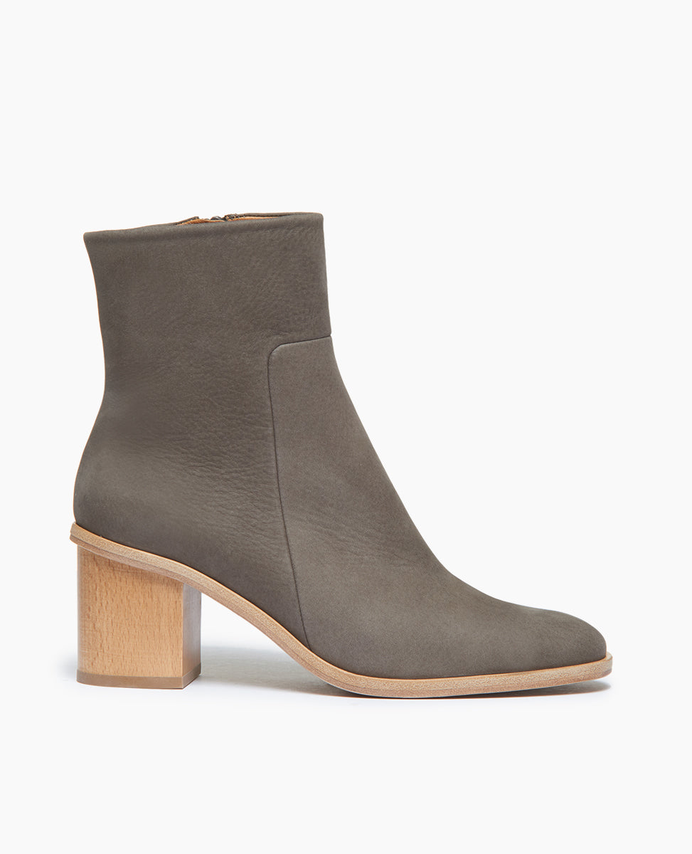 warehouse sale boots fog nubuck