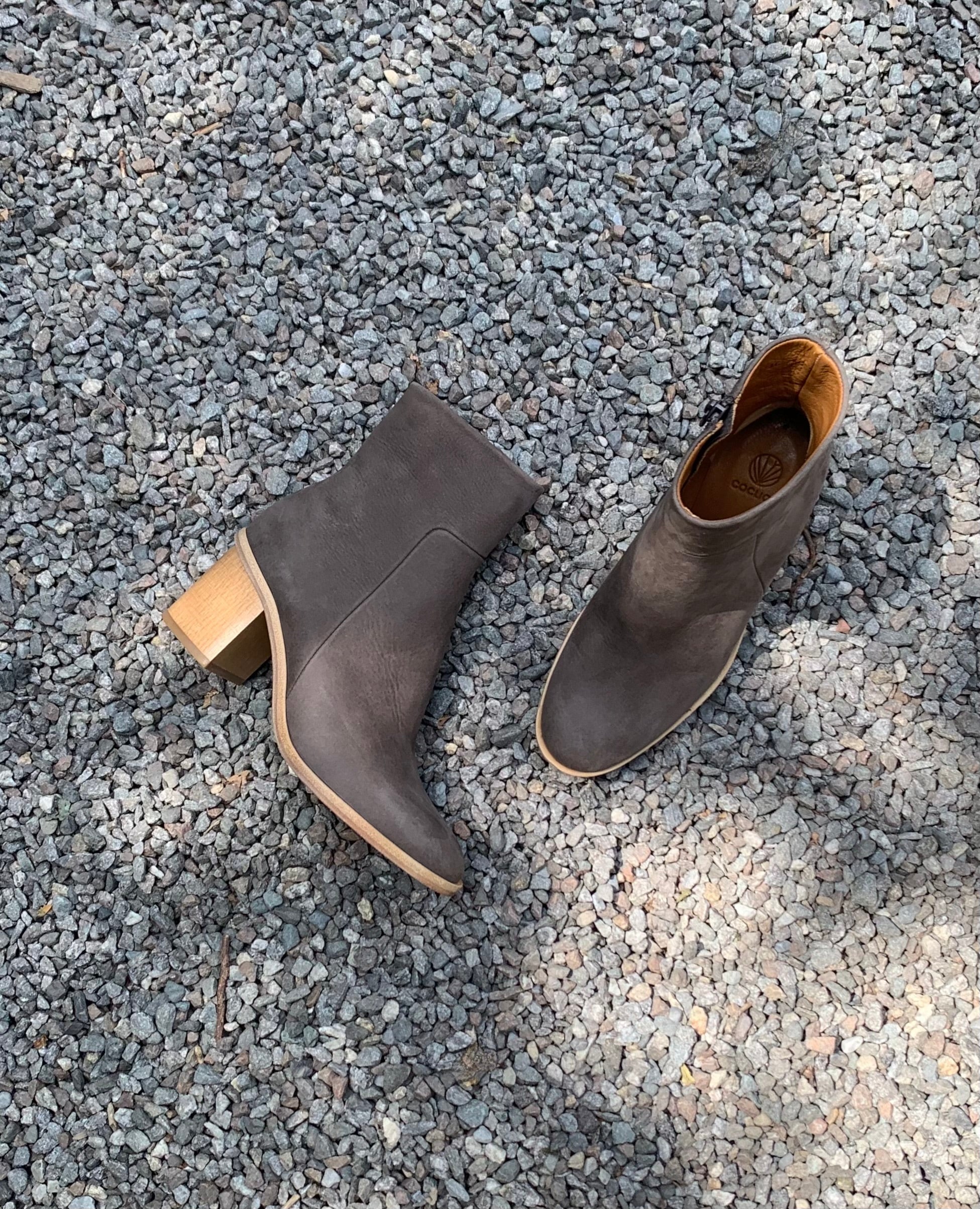 warehouse sale boots fog nubuck