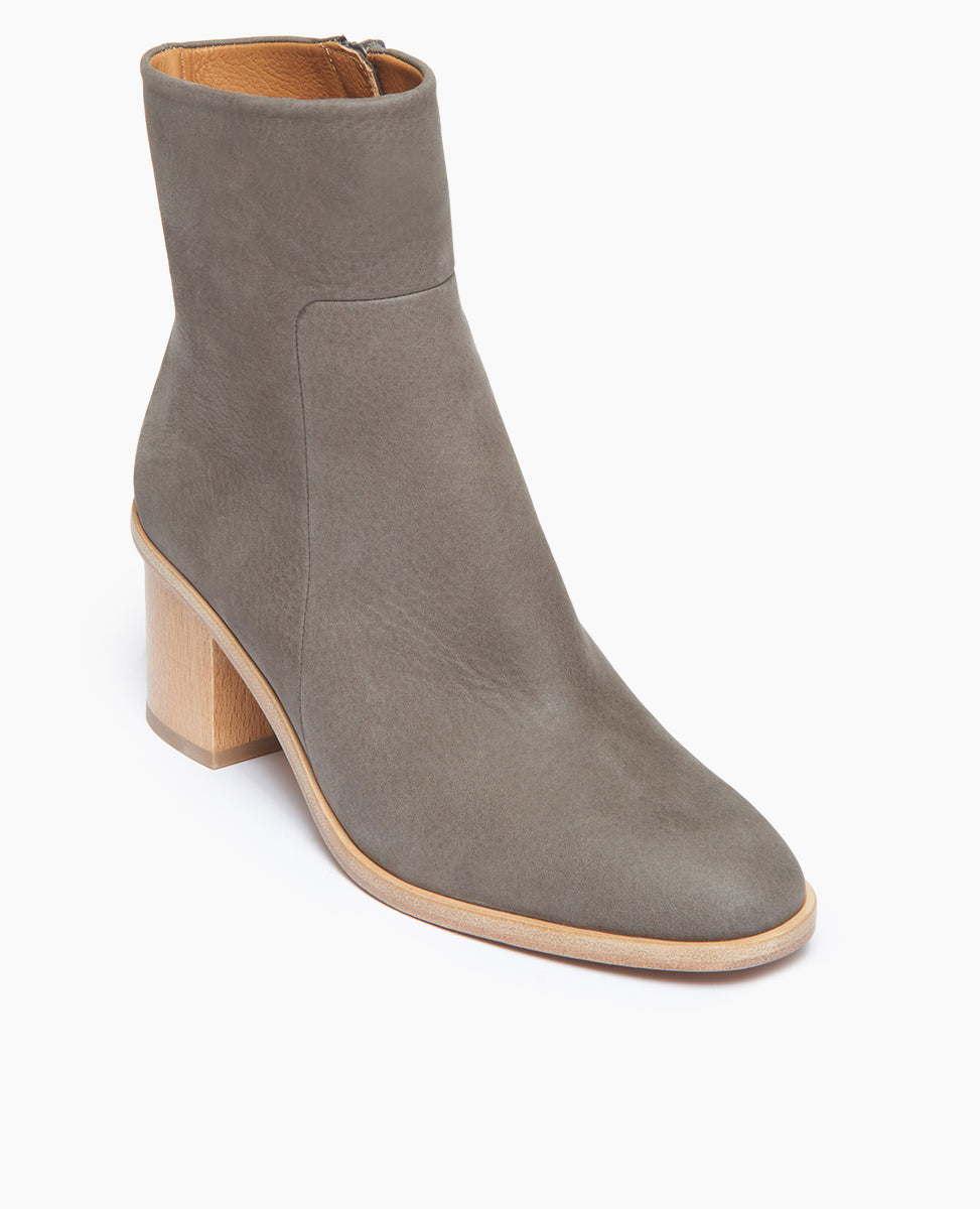 warehouse sale boots fog nubuck